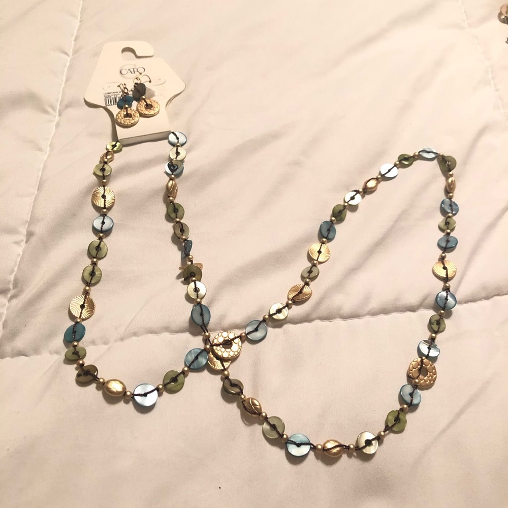 Brand new Earth tone necklace with earrings